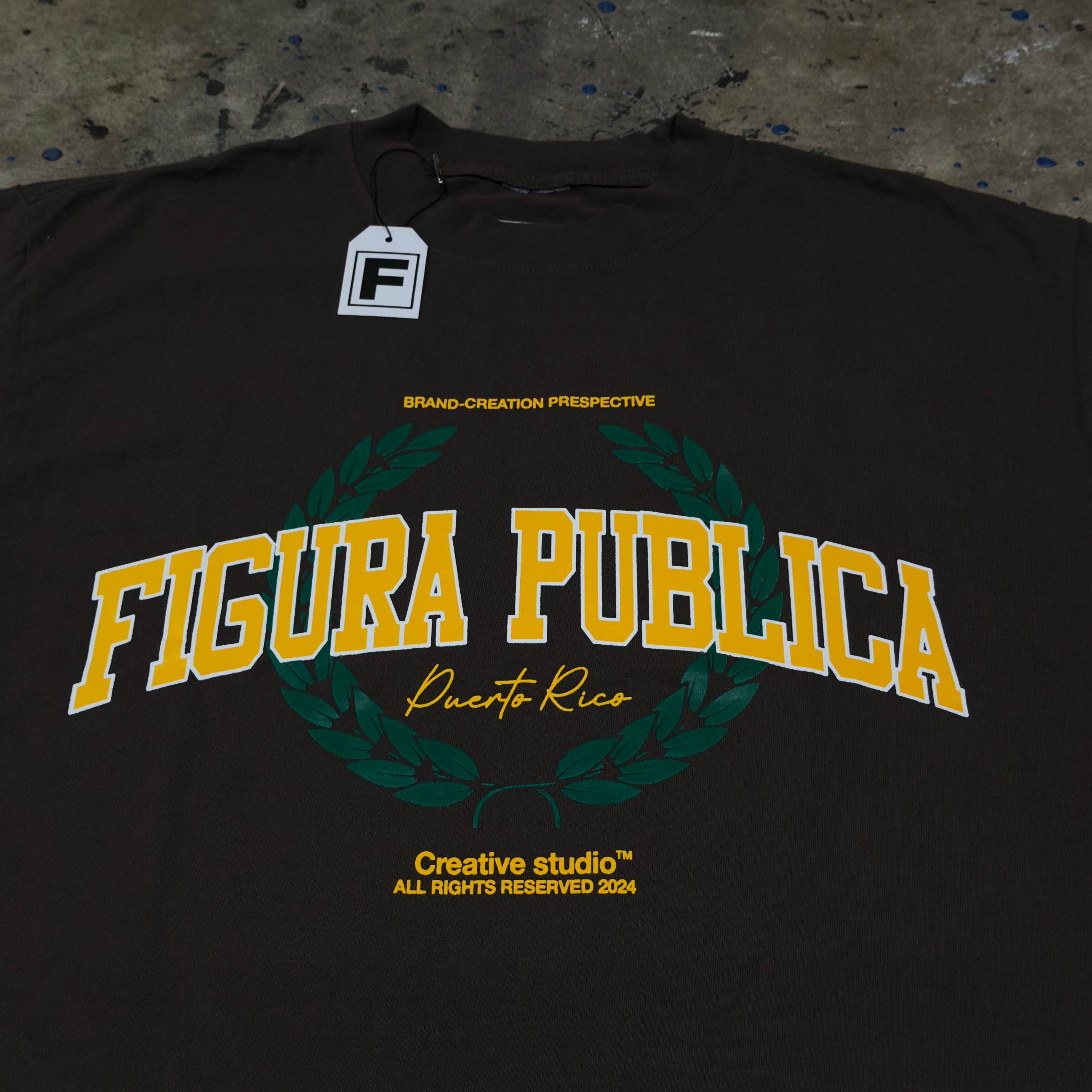 Figura Pública Heritage Laurel Tee